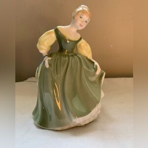 Royal Doulton Fair Maiden figurine vintage like new. 1966.